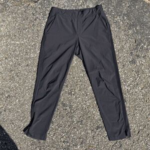 Athleta Black Tapered Jogger Pants with Zippered Pocket - Size 4